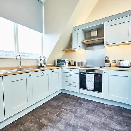 Remarkable Gems Of - Sleeps 18! *