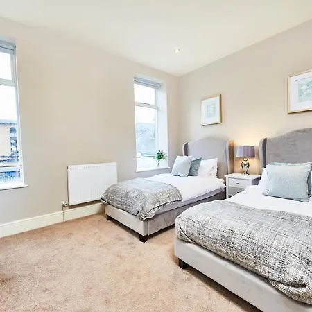 Remarkable Gems Of - Sleeps 18!