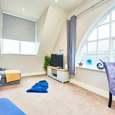 Apartment Remarkable Central Gems Of - Sleeps 18! Harrogate