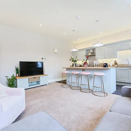 Remarkable Gems Of - Sleeps 18! *
