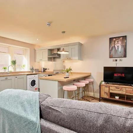 Apartment Remarkable Central Gems Of - Sleeps 18!