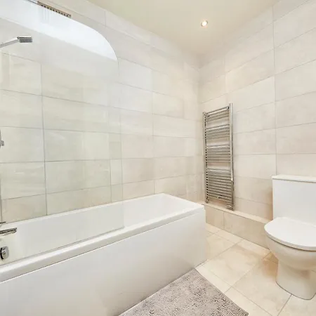 Remarkable Central Gems Of - Sleeps 18!